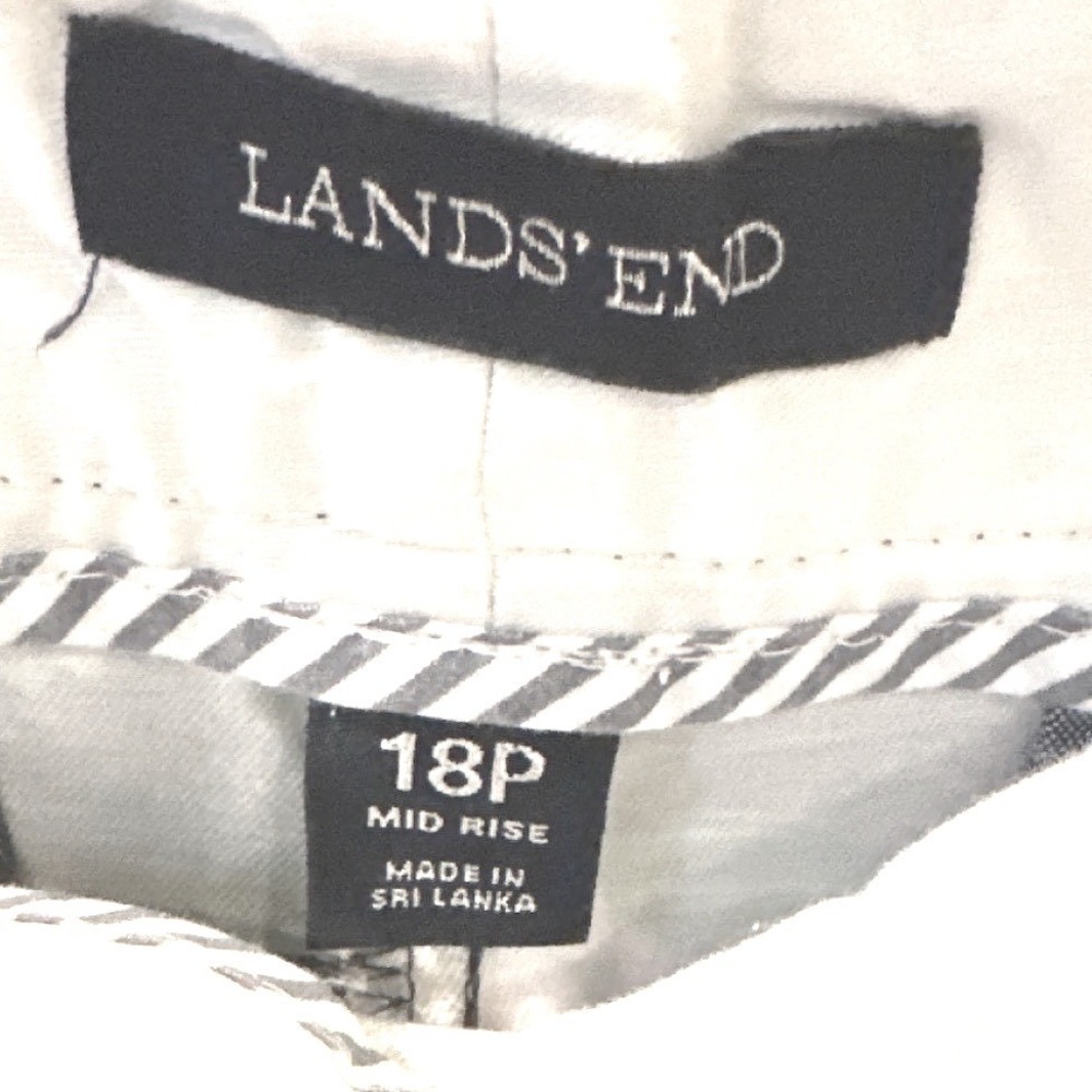 Lands' End 18P Tropical Floral Shorts Black Orchid Print Cottagecore Petite - Picture 3 of 6
